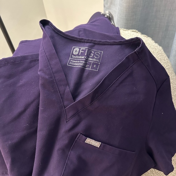 Figs Purple Scrub Set - Picture 5 of 13
